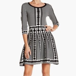 Nina Leonard Geometric Print Sweater Dress Size S Ivory Black Fall Winter Soft